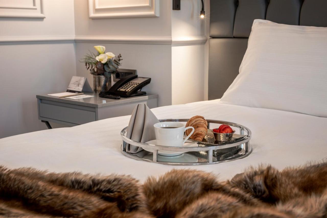 Wish More Hotel Sisli Provincia di Provincia di Istanbul Esterno foto A room at the hotel