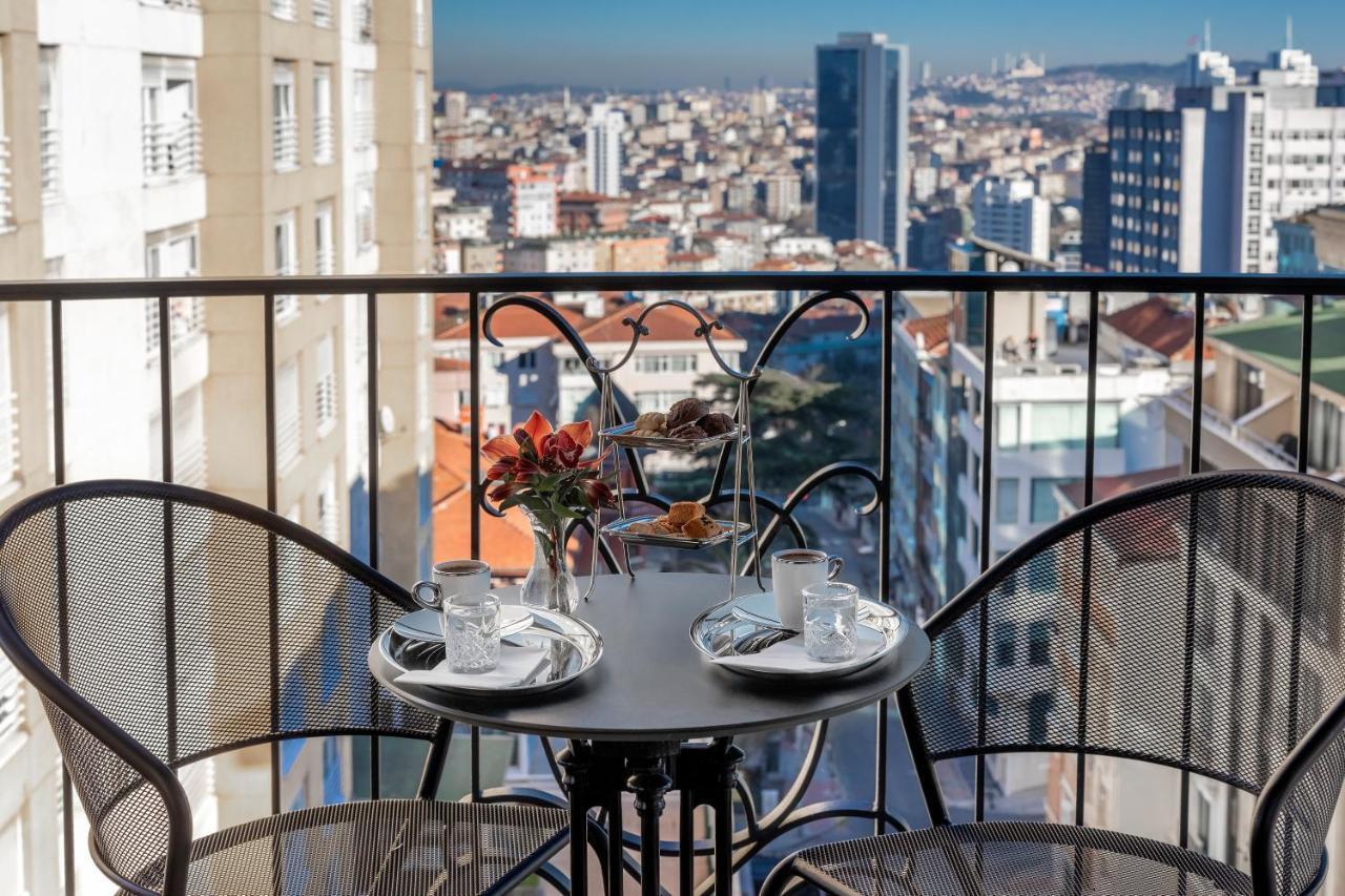 Wish More Hotel Sisli Provincia di Provincia di Istanbul Esterno foto View from the balcony of a suite at the hotel