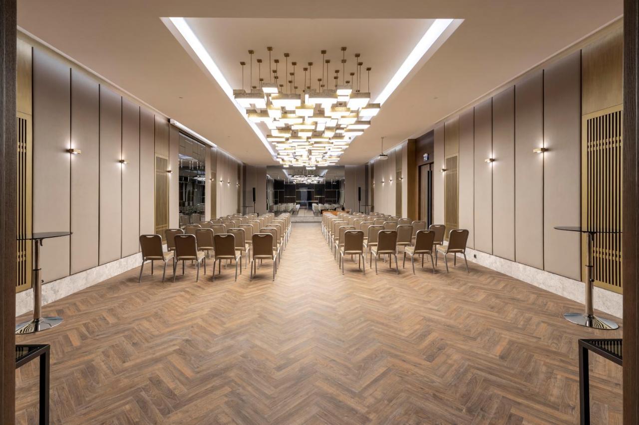 Wish More Hotel Sisli Provincia di Provincia di Istanbul Esterno foto The Long Room