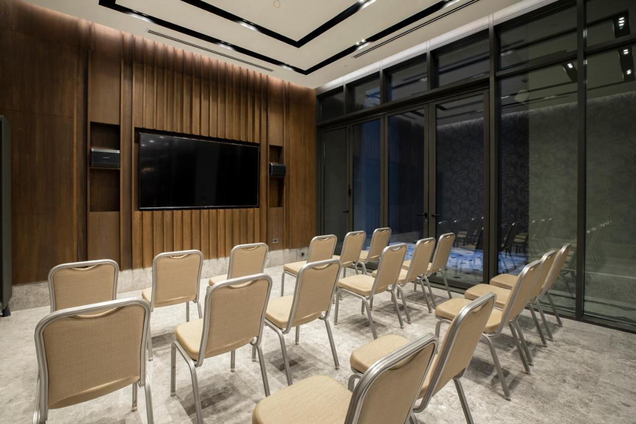 Wish More Hotel Sisli Provincia di Provincia di Istanbul Esterno foto The meeting room