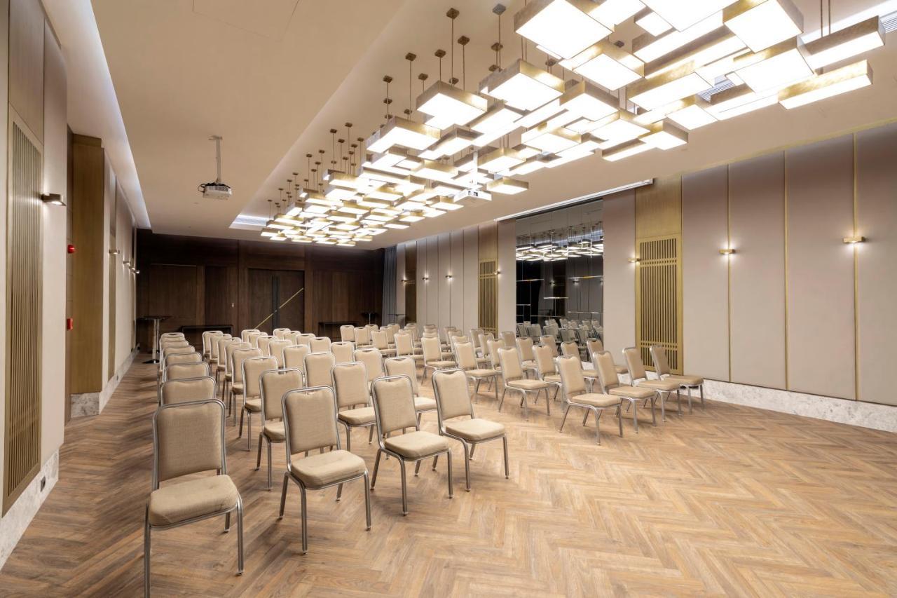 Wish More Hotel Sisli Provincia di Provincia di Istanbul Esterno foto The interior of the conference hall